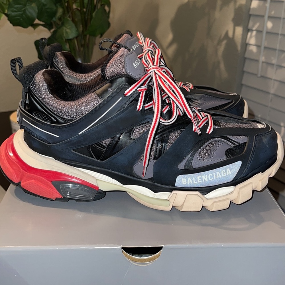 Women Balenciaga authentic size 39